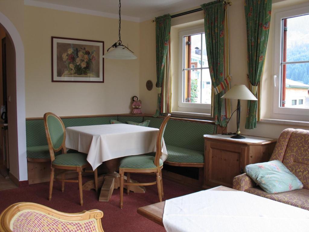 ホテル Triendlhof Zöblen 部屋 写真